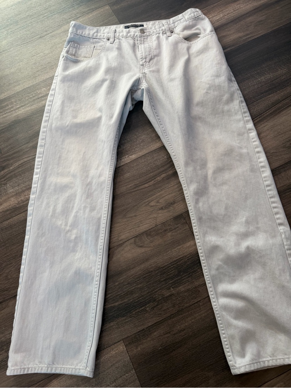 Banana Republic Vintage Straight Jeans – Light Gray Wash – 35/32‎